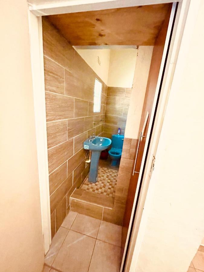 Abrama Bed And Breakfast Francistown Exteriör bild