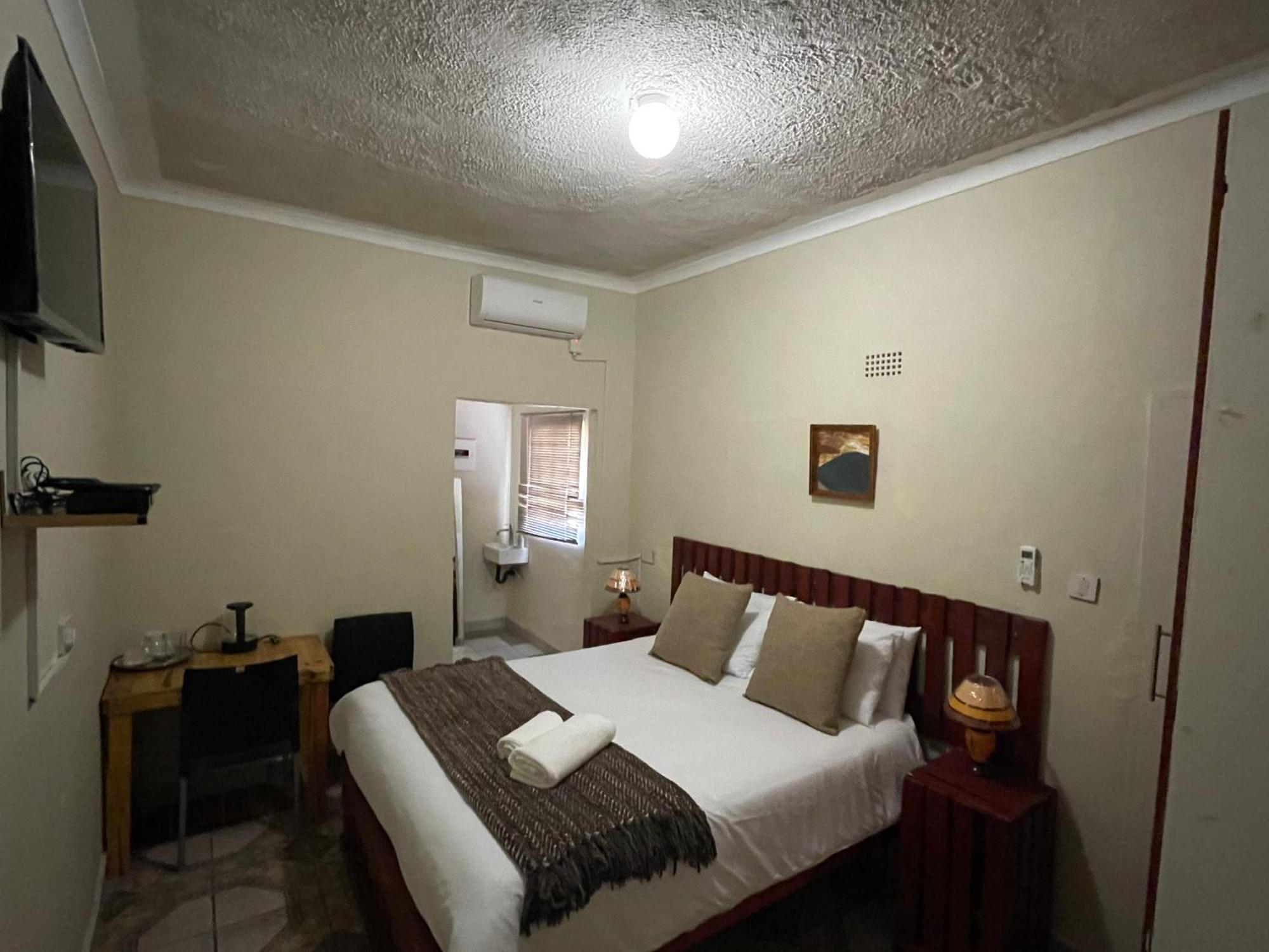 Abrama Bed And Breakfast Francistown Exteriör bild