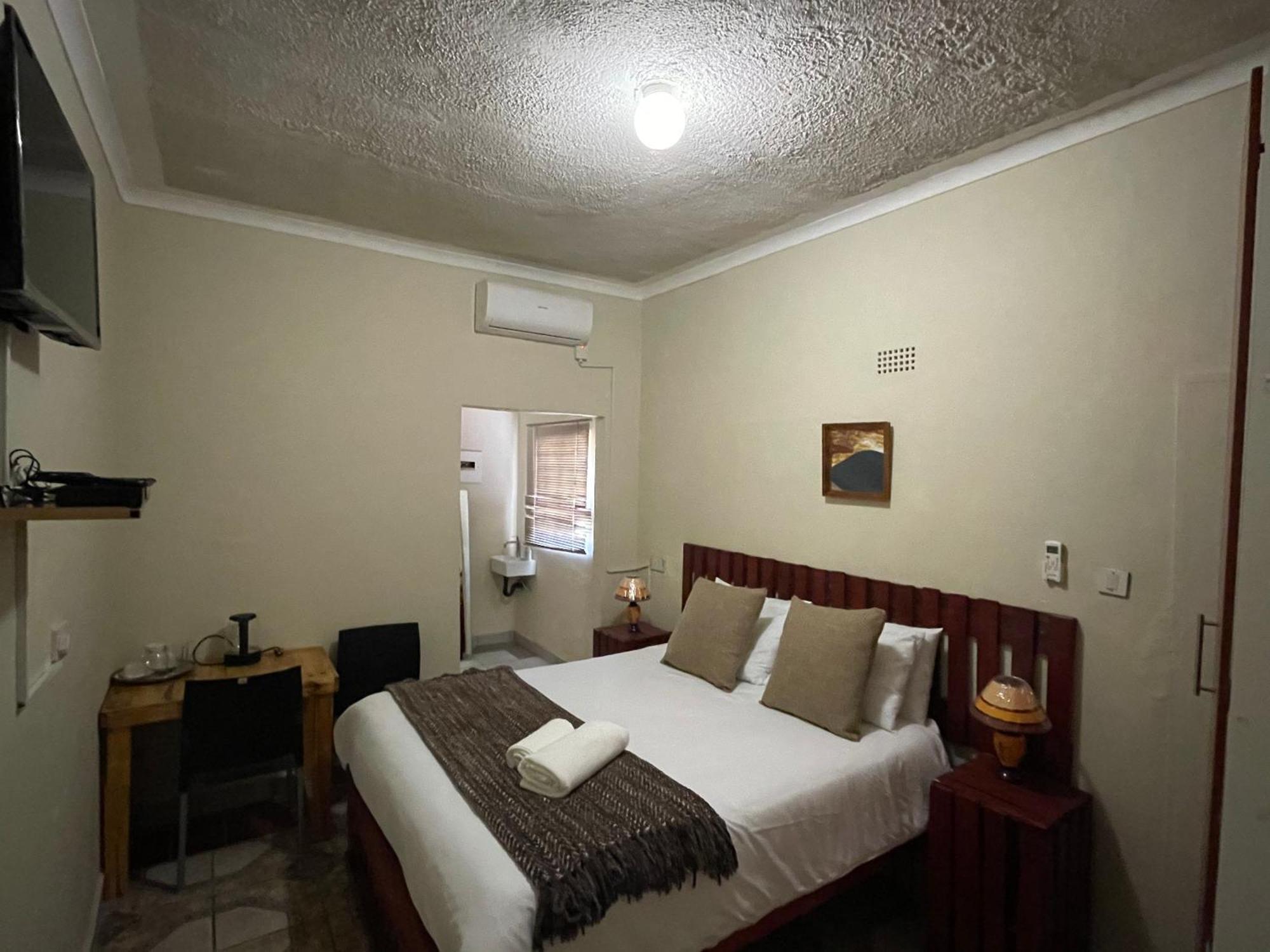 Abrama Bed And Breakfast Francistown Exteriör bild