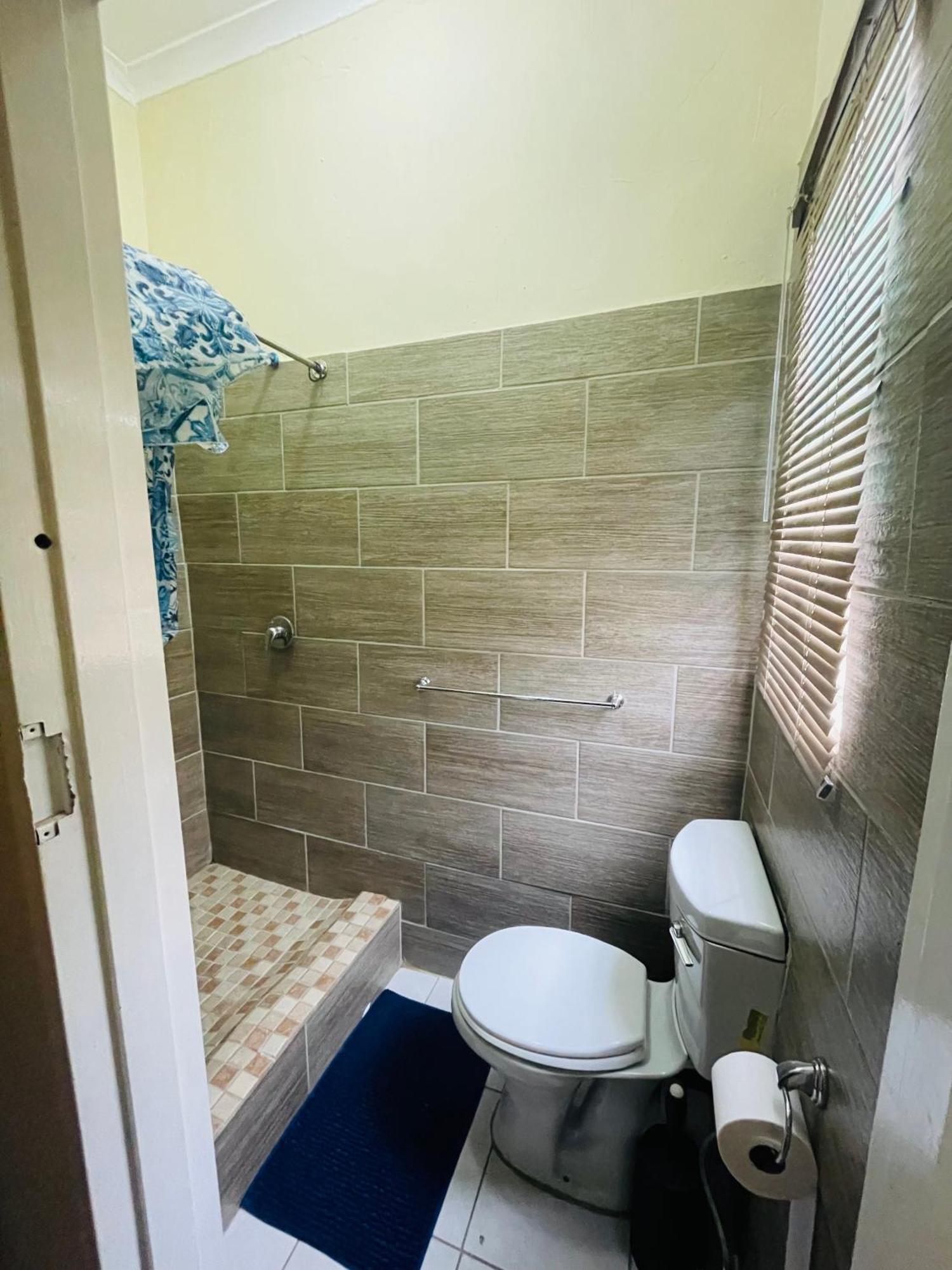 Abrama Bed And Breakfast Francistown Exteriör bild