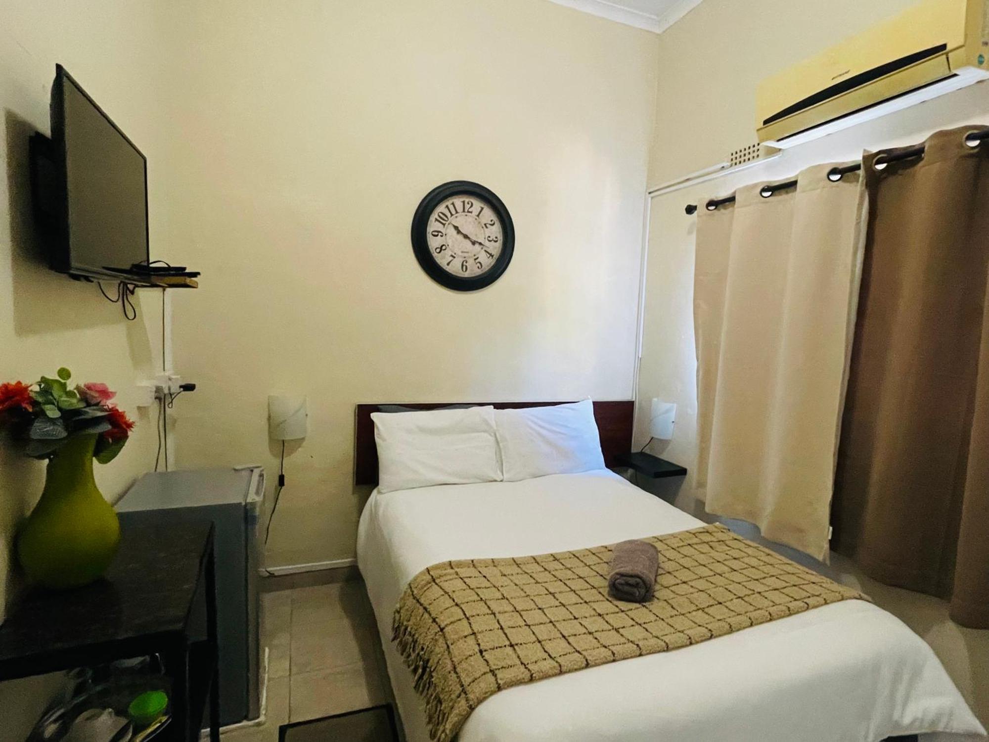 Abrama Bed And Breakfast Francistown Exteriör bild