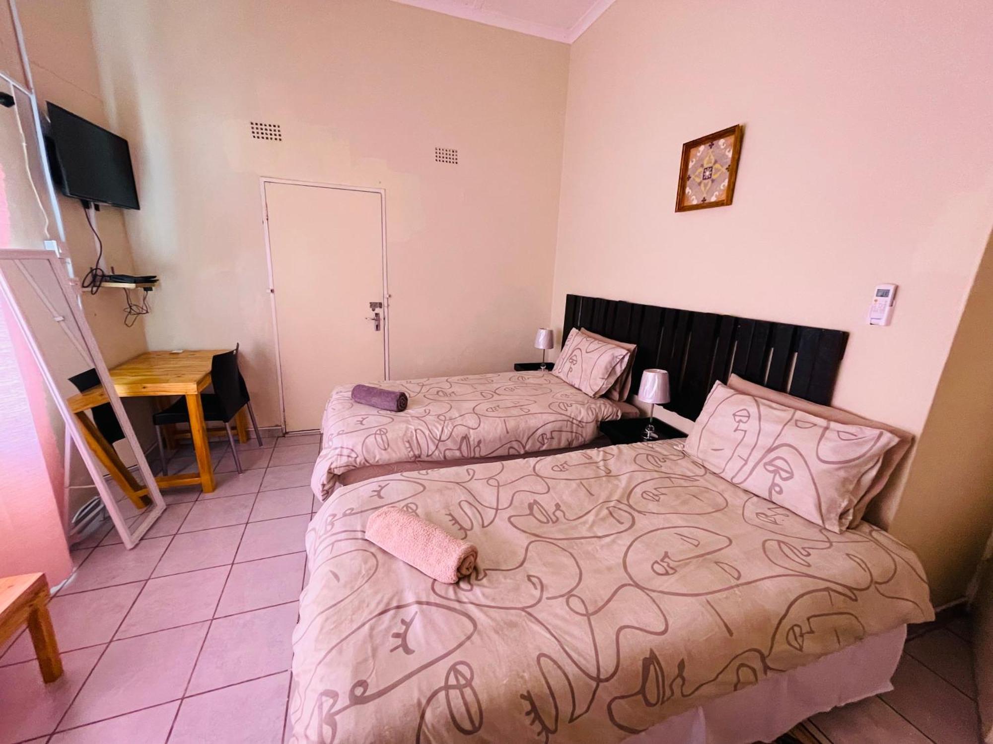 Abrama Bed And Breakfast Francistown Exteriör bild